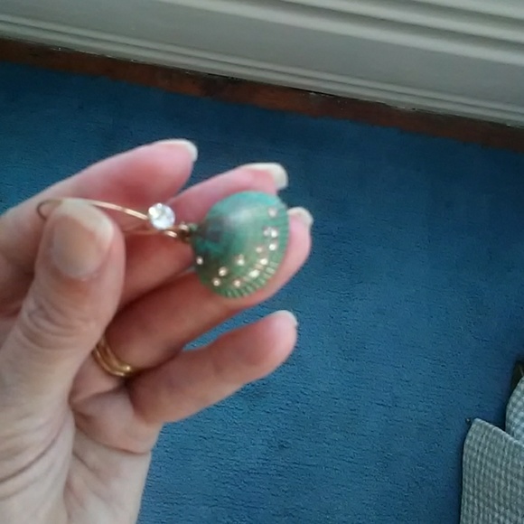 BEAUTIFUL SHELL EARRINGS! - Picture 5 of 7